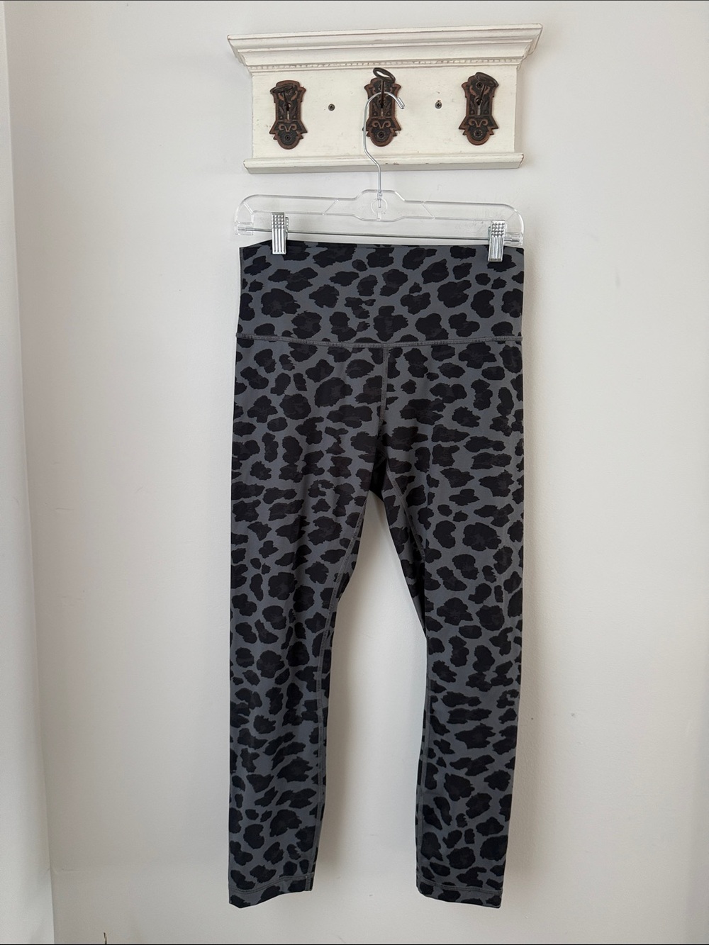 lululemon Gray and Black Leopard Print Tights 25” Mid rise Leggings